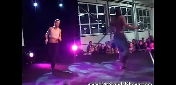  Two male strippers show their skillz